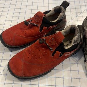 Smart Wool Red Leather Outdoor Pull on Sneaker